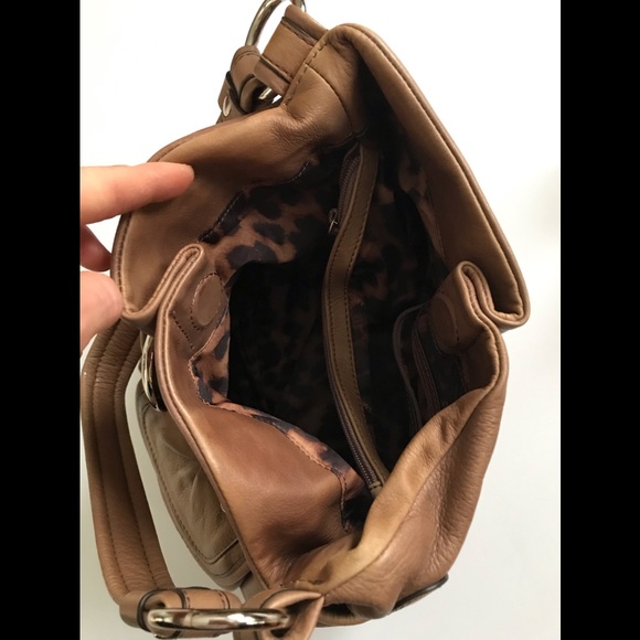 B Makowsky Brown Handbag. - Picture 3 of 4